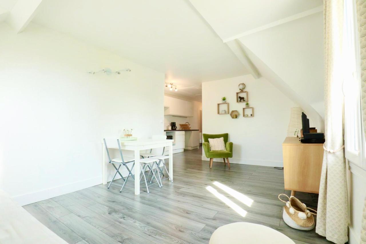 Appartement De L'Hippodrome Avec Deux Chambres Deauville Exterior photo